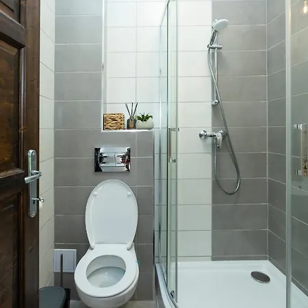 Zsendulo Apartman * Eger