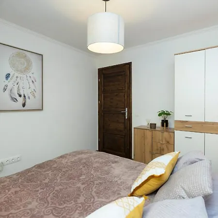 Zsendulo Apartman * Eger