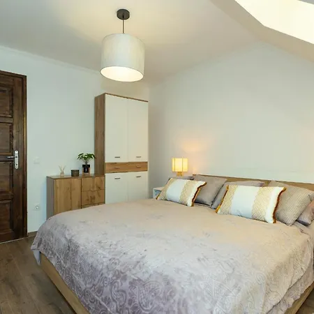 Zsendulo Apartman Apartment