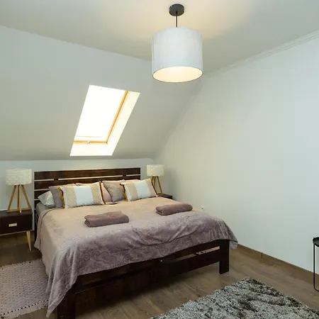 Zsendülő Apartman * Eger